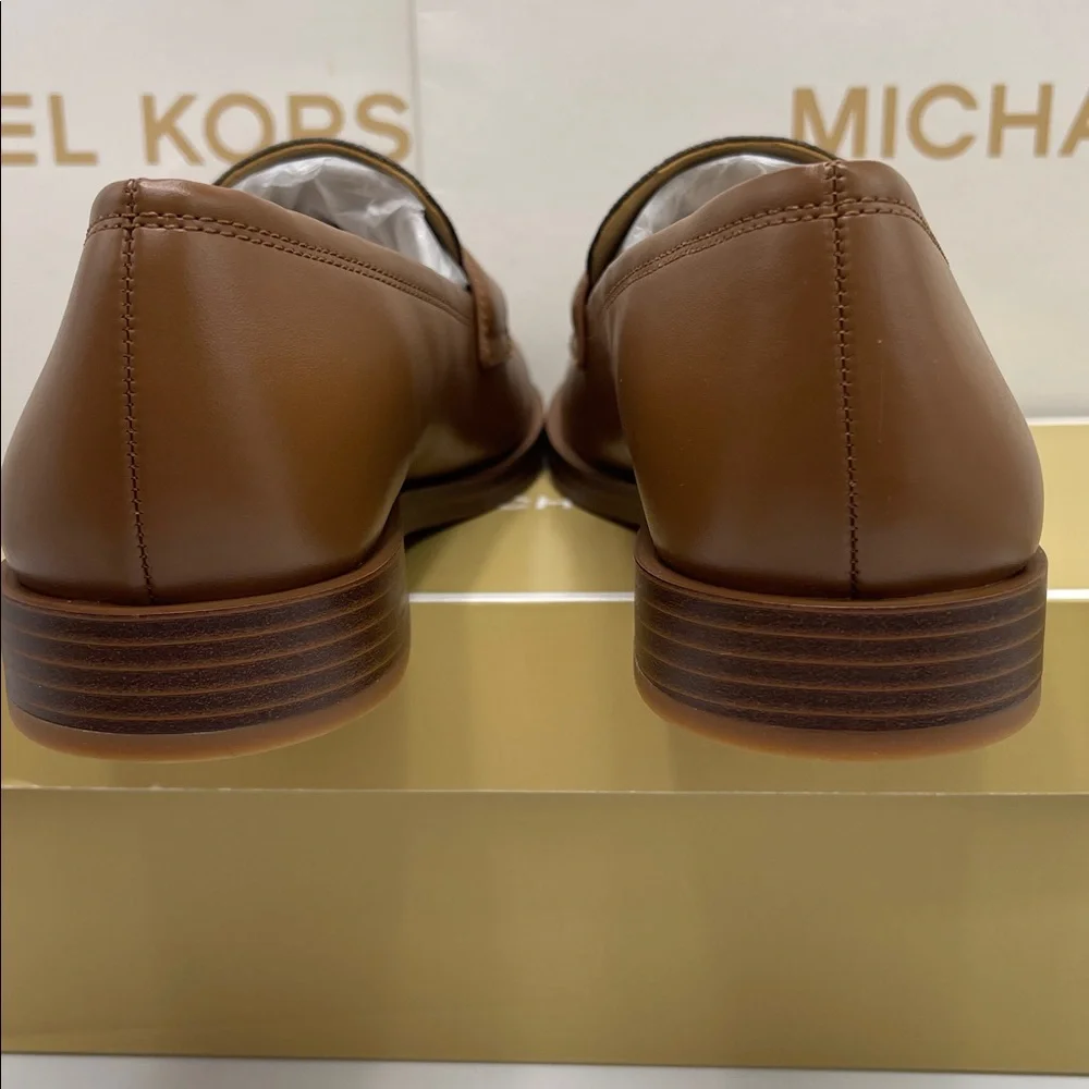Michael Kors HANNAH LOAFER
FAUX LEATHER
49F5HNFP2L
Brown - Picture 13 of 16